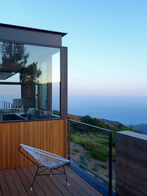 Secluded and Ultra Modern Vacation 4 Bedroom Home with Pool